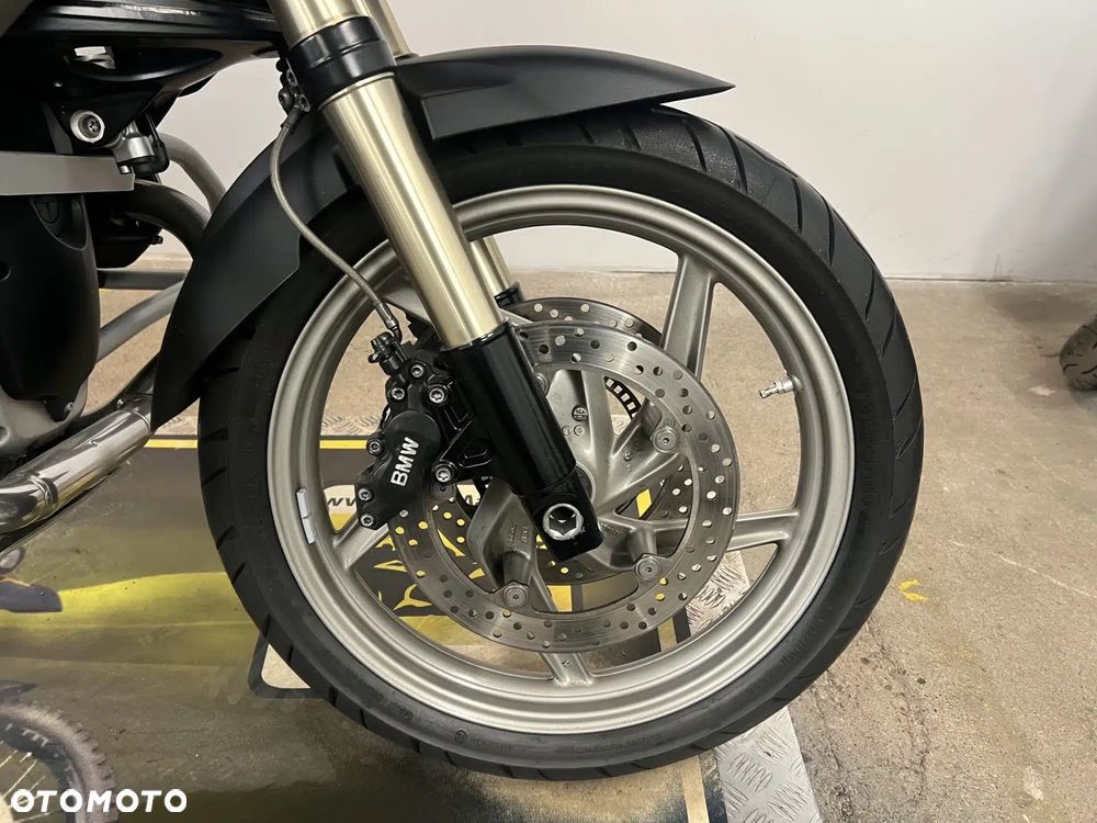 BMW R - 8