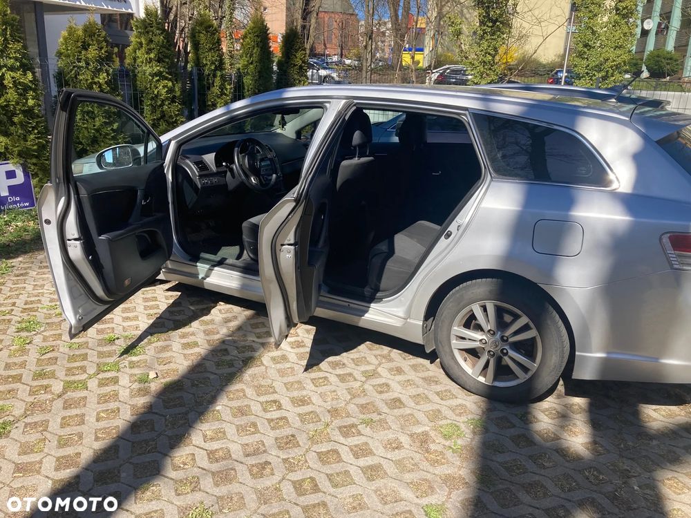 Toyota Avensis 2.0 D-4D 2010 - 12