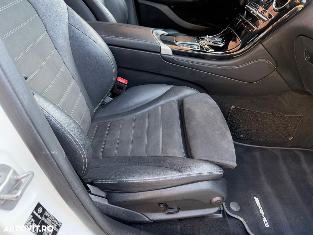 Mercedes-Benz GLC Coupe 300 d 4Matic 9G-TRONIC AMG Line - 32
