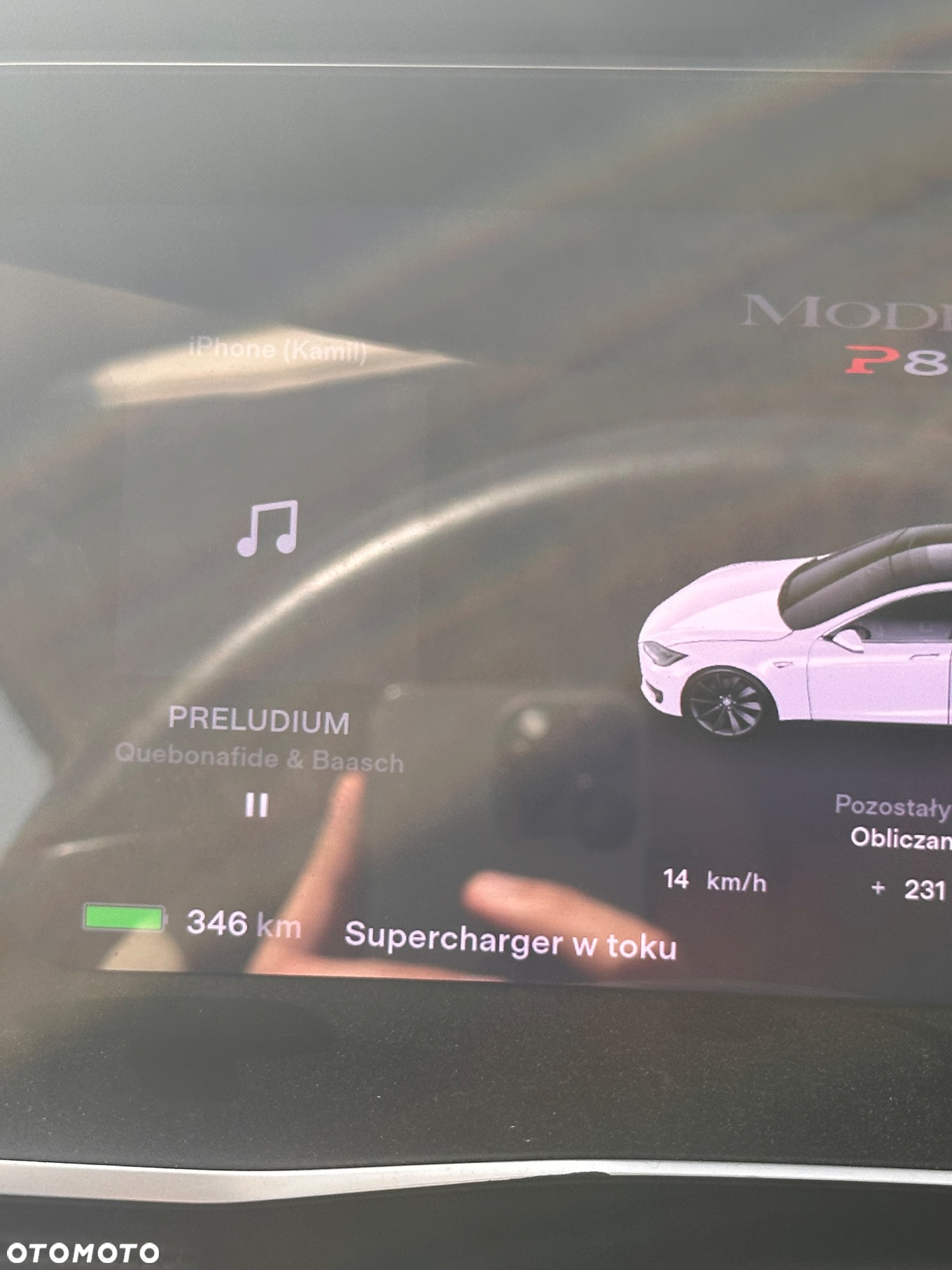 Tesla Model S 85 D - 11