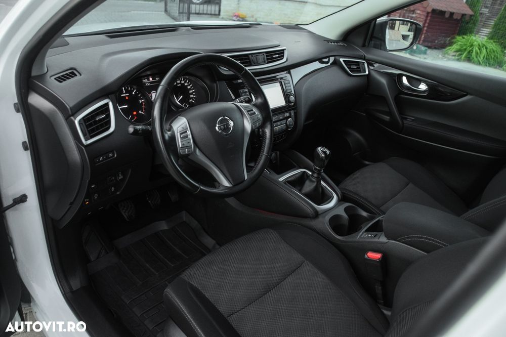 Nissan Qashqai 1.6L dCi Start/Stop 4X4-i N-Connecta - 22