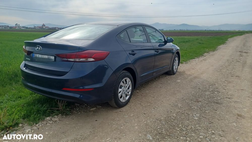 Hyundai Elantra 1.6 MPi Classic - 3