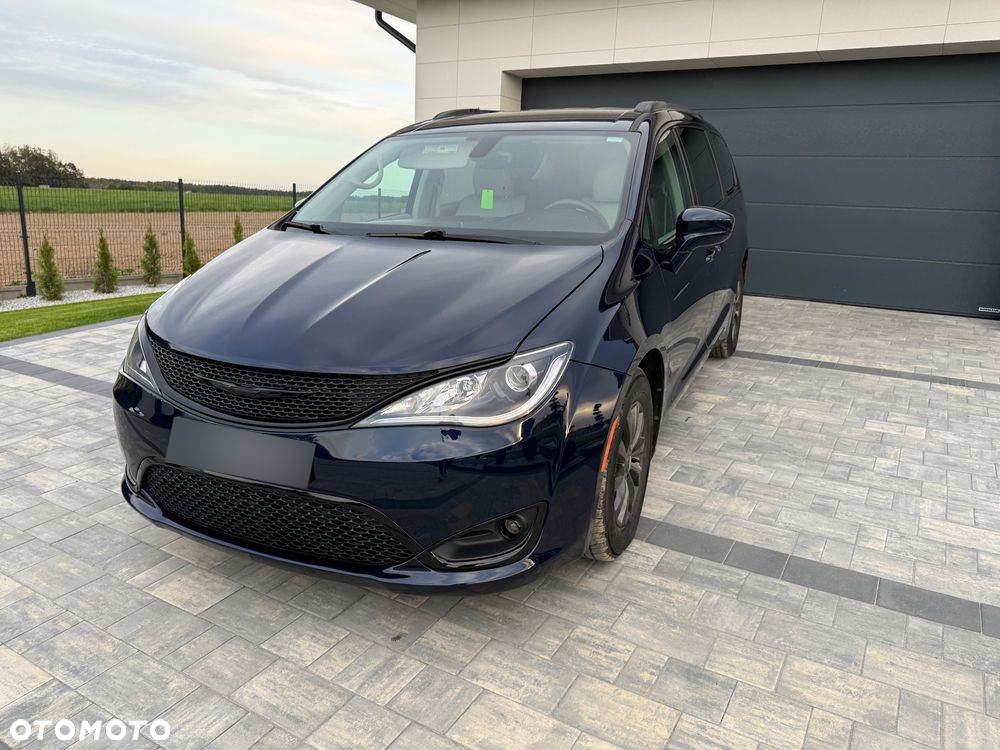 Chrysler Pacifica - 7