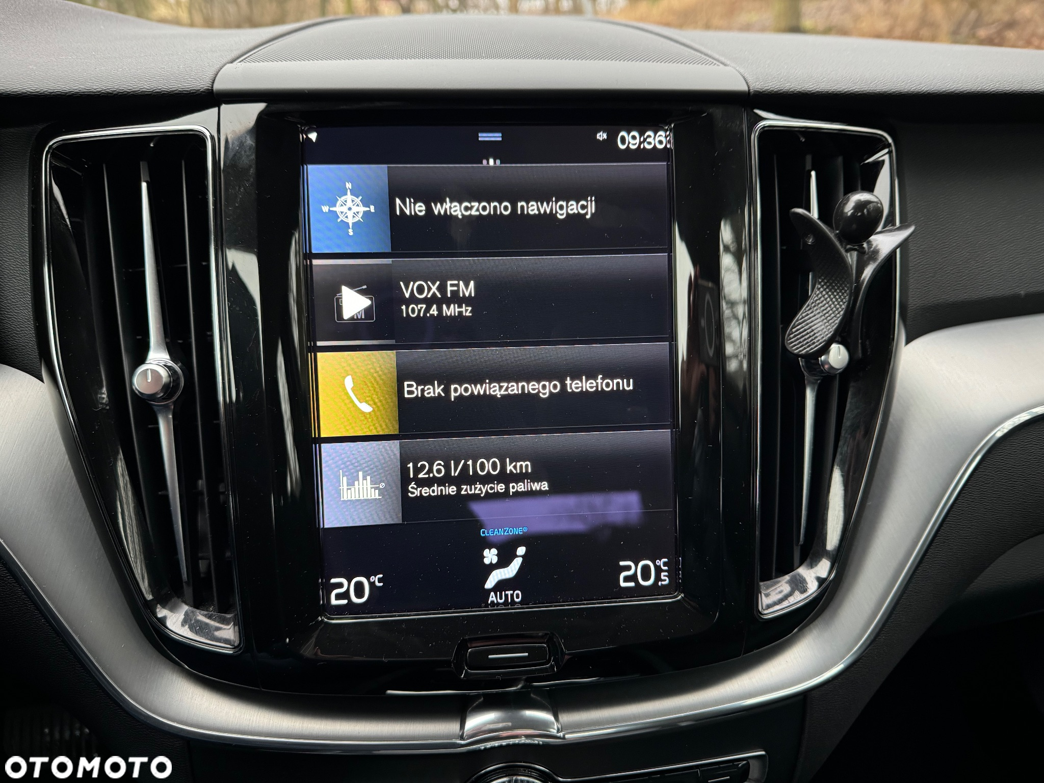 Volvo XC 60 B4 B Momentum - 34