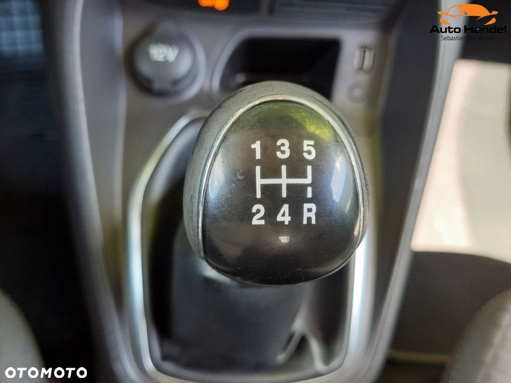 Ford Tourneo Courier - 33