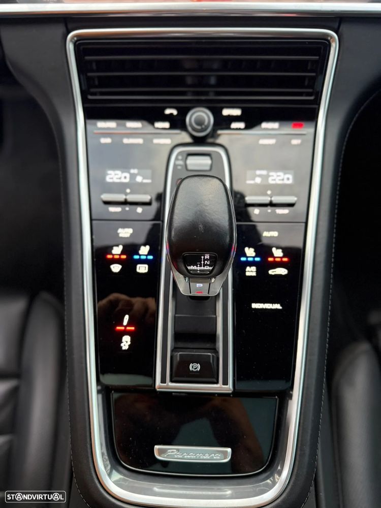 Porsche Panamera Sport Turismo 4 E-Hybrid Platinum Edition - 22