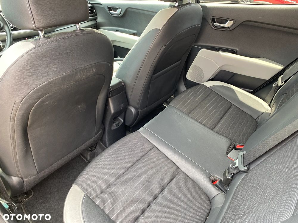 Kia Stonic 1.4 L - 13