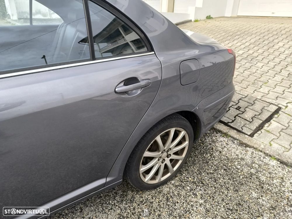 Toyota Avensis SD 2.0 D-4D - 2