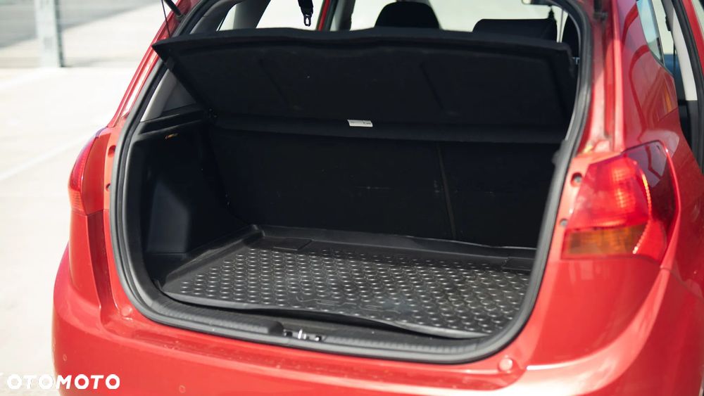 Kia Venga 1.4 M - 12