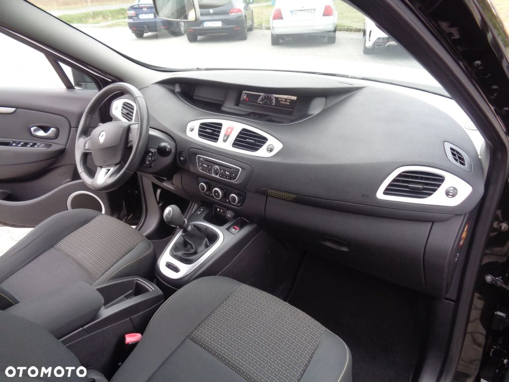 Renault Scenic 1.6 16V Luxe Privilege - 5