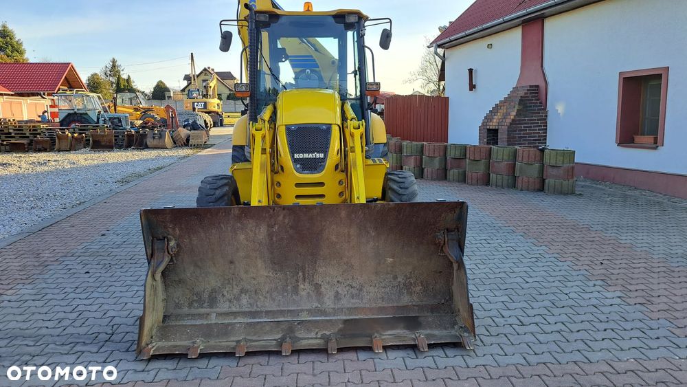 Komatsu WB93R - 12