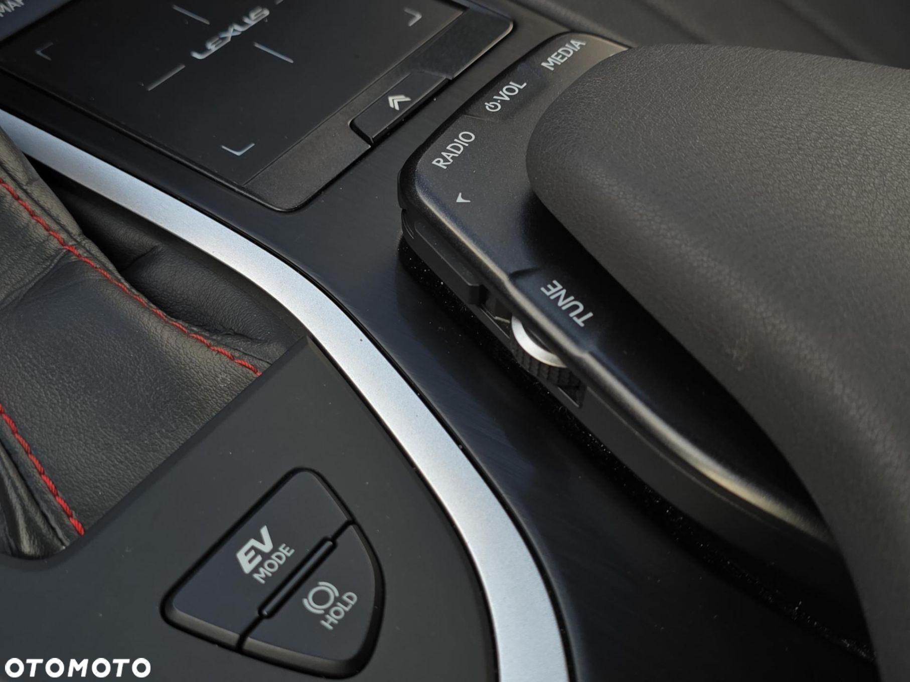 Lexus UX - 24