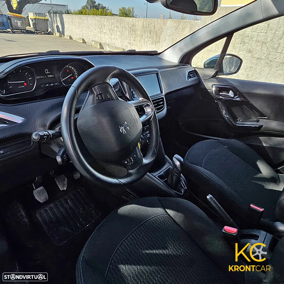 Peugeot 208 1.2 PureTech Signature - 4