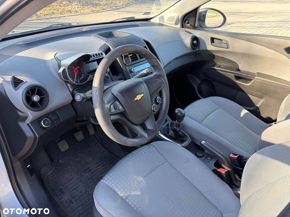 Chevrolet Aveo - 9