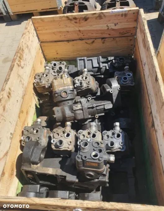 Kompresor, sprężarka powietrza Volvo Iveco Renault Man TGX Euro 6 Ls - 3