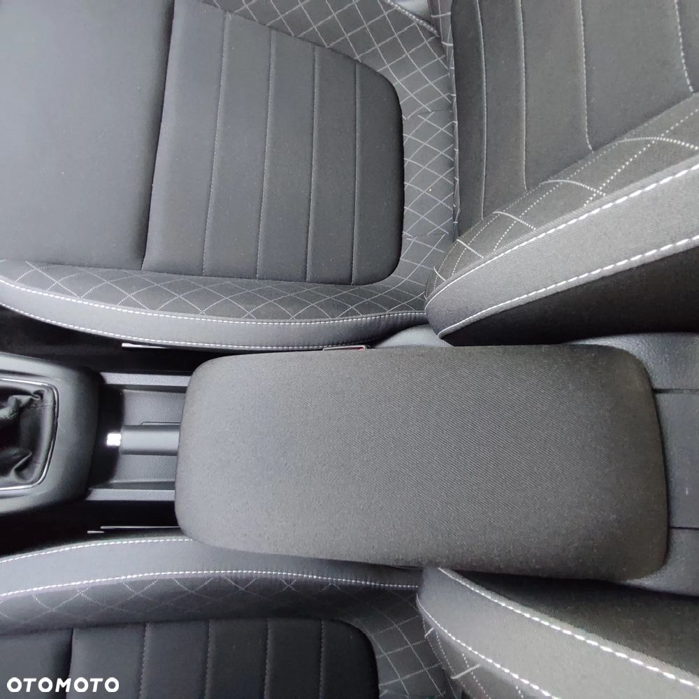 Skoda Fabia 1.0 TSI Ambition - 25