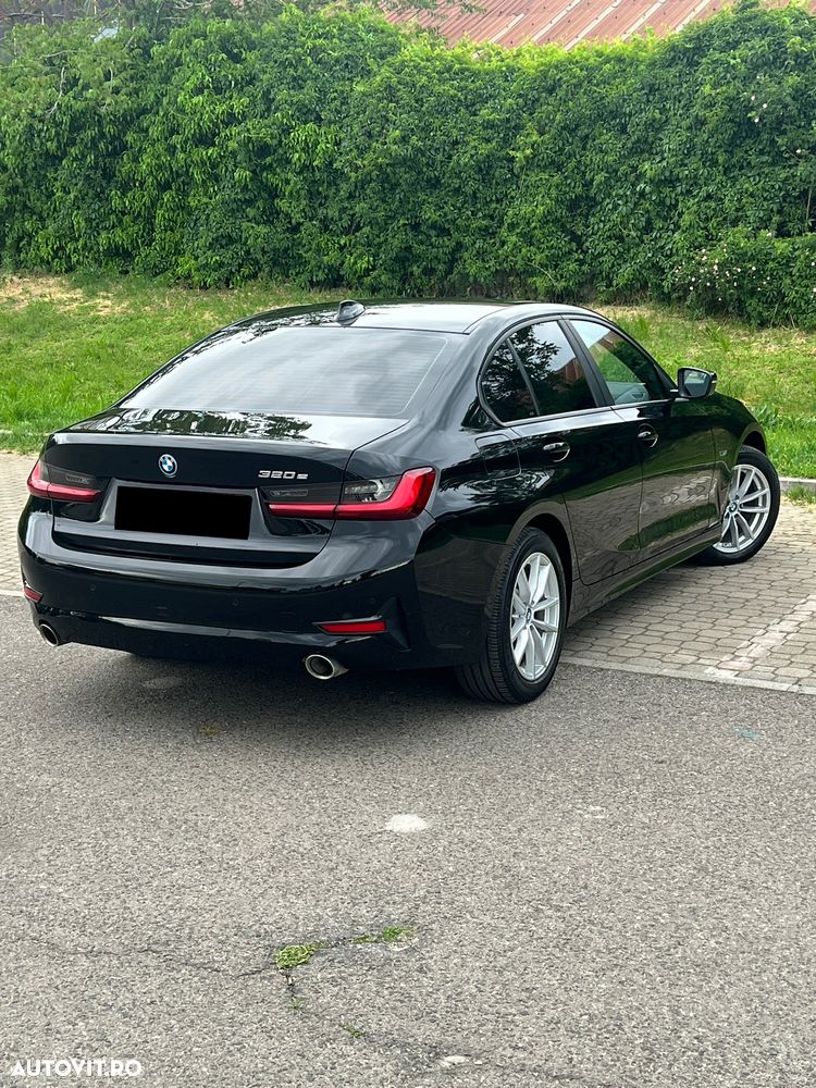 BMW Seria 3 320e Aut. Advantage - 12