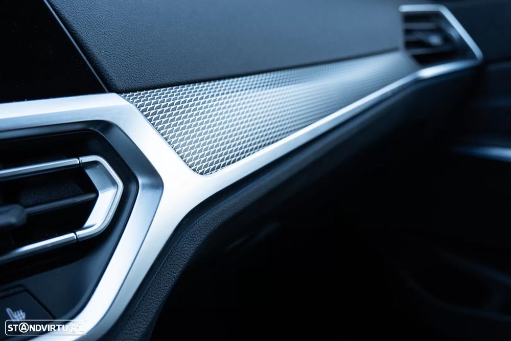 BMW 330 e Pack M Auto - 10