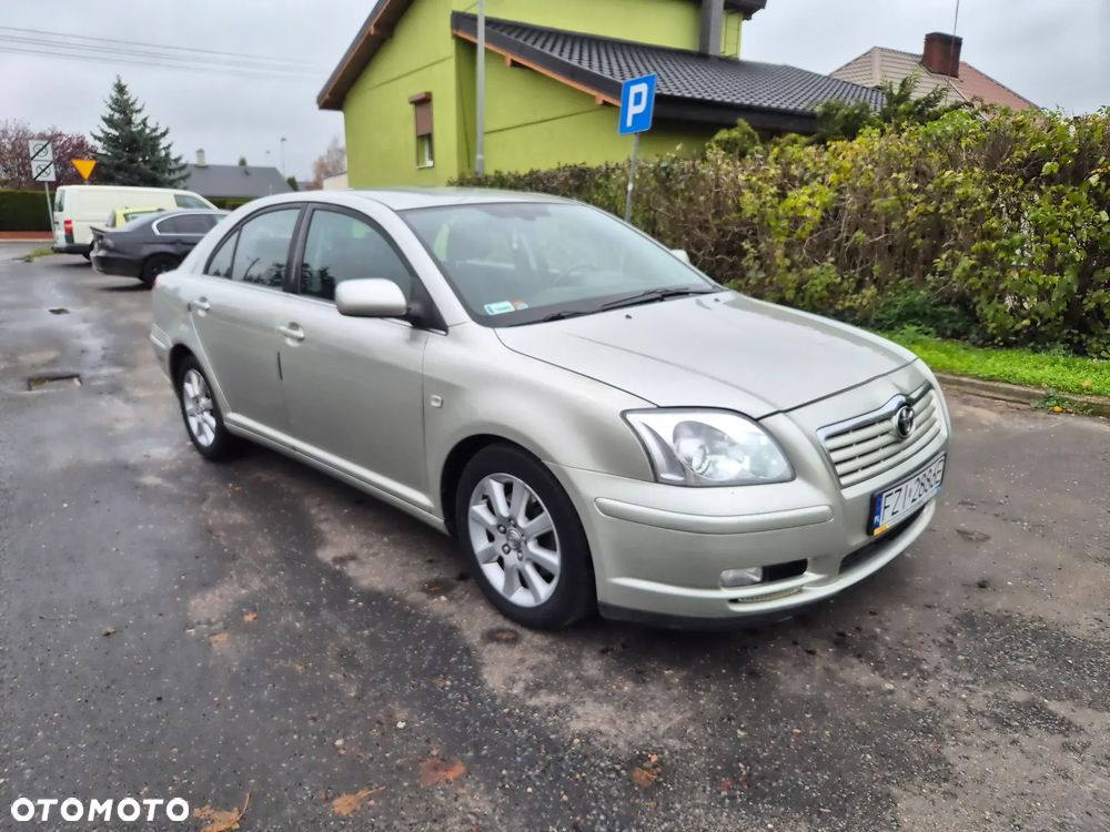 Toyota Avensis 2.2 D-4D Prestige Gold - 2