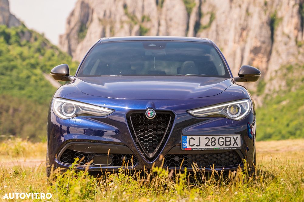 Alfa Romeo Stelvio 2.0 Turbo AWD AT8 Veloce - 2
