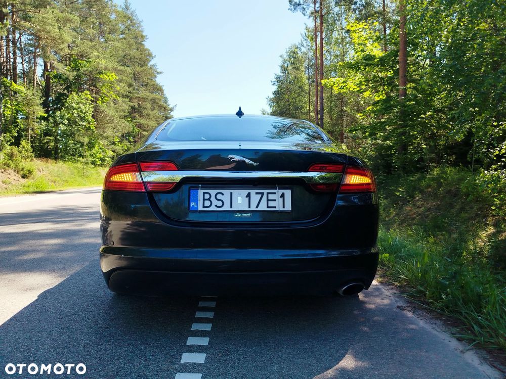 Jaguar XF 2.2 D Classic - 11