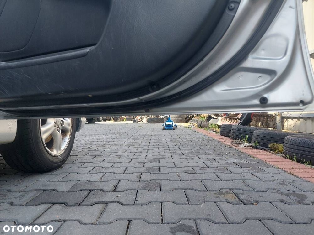 DRZWI KOMPLETNE PRAWY PRZÓD TOYOTA AVENSIS T22 LIFT - 5