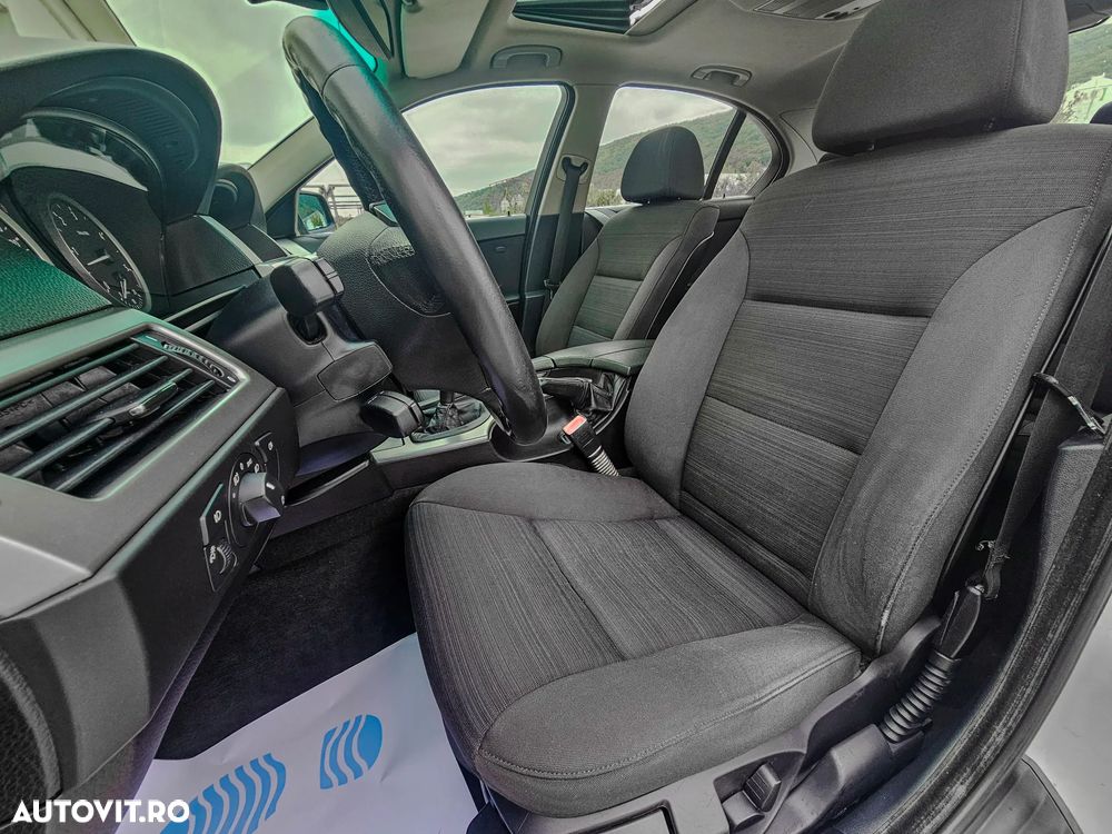 BMW Seria 5 525d - 10
