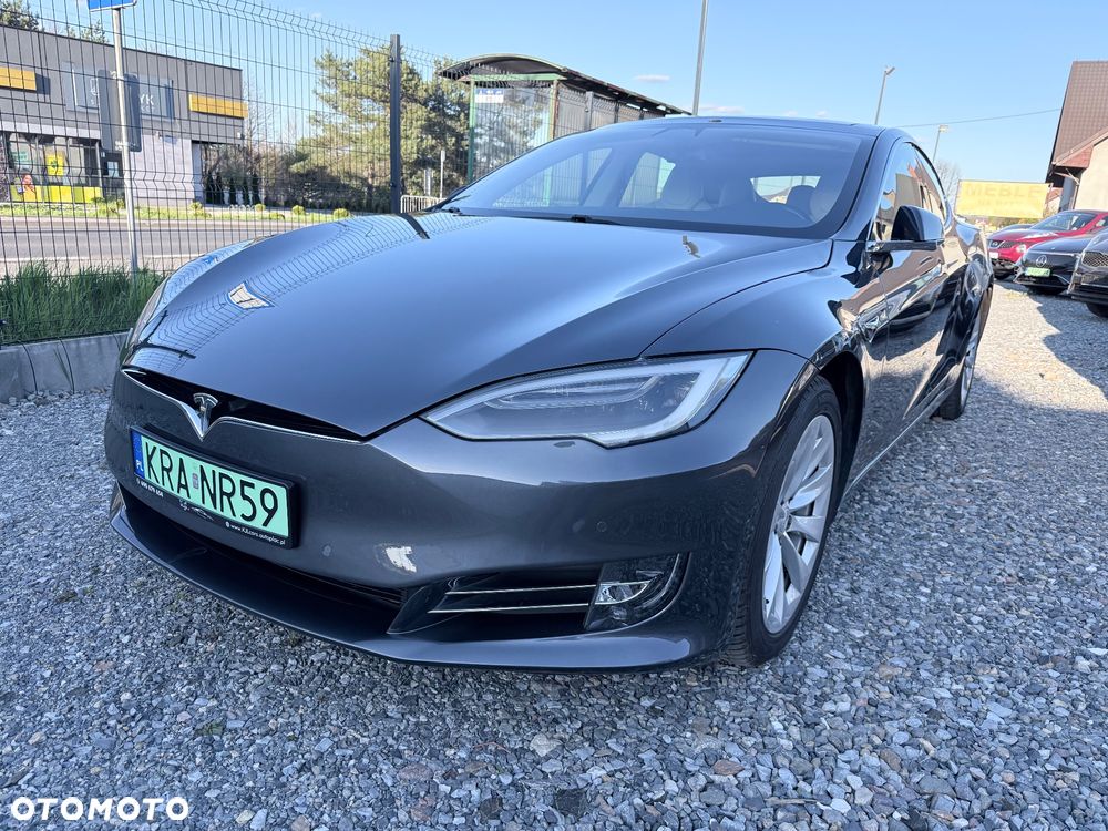 Tesla Model S - 3