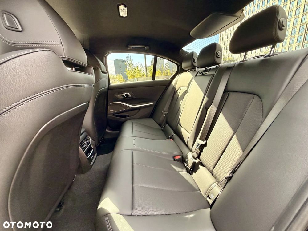 BMW Seria 3 320d xDrive mHEV M Sport - 8