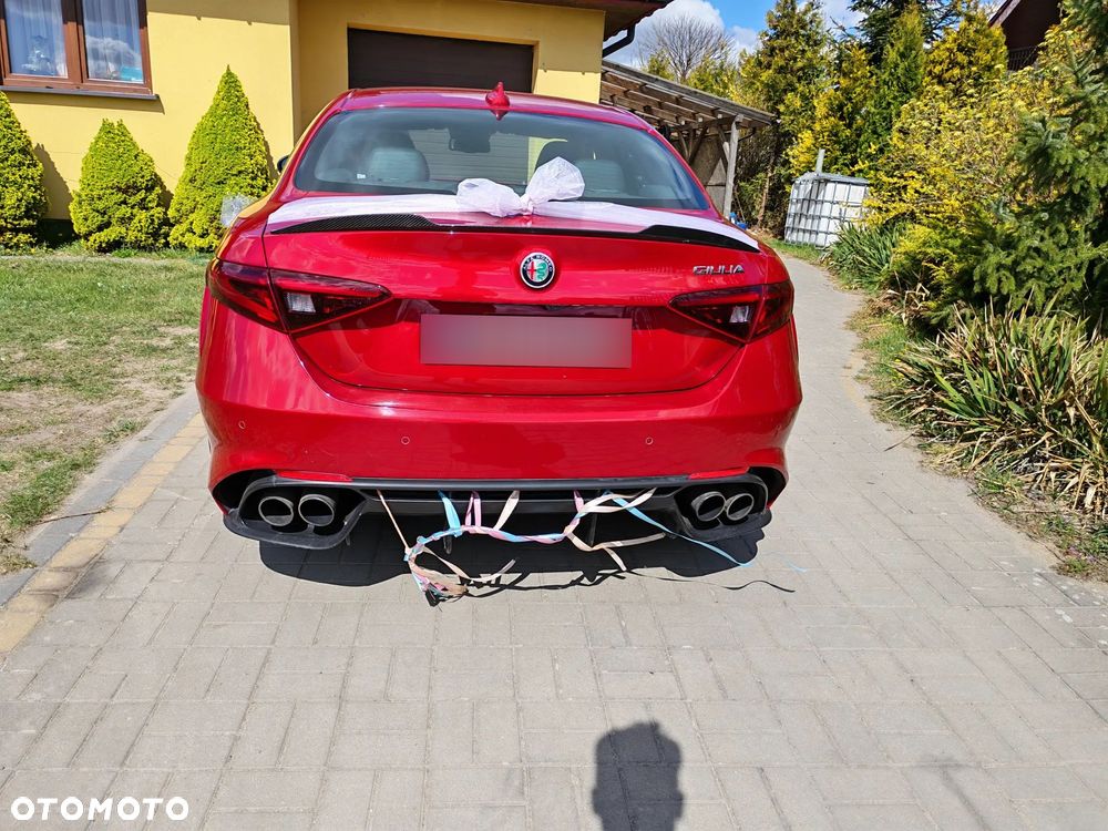 Alfa Romeo Giulia 2.9 V6 Bi-Turbo AT8 Quadrifoglio - 10