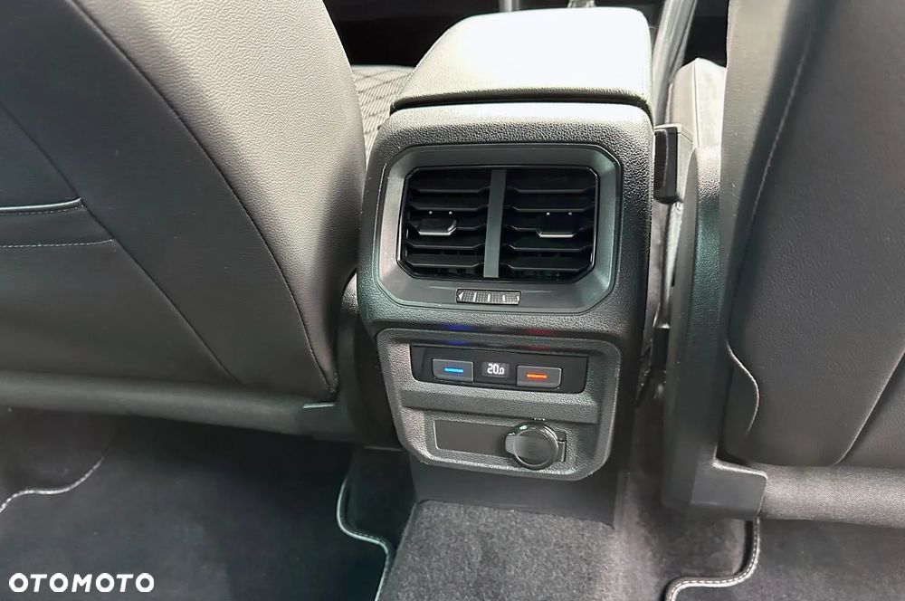 Volkswagen Tiguan 2.0 TDI SCR 4MOTION DSG R-Line - 19