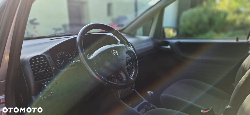 Opel Zafira 1.8 Elegance - 24