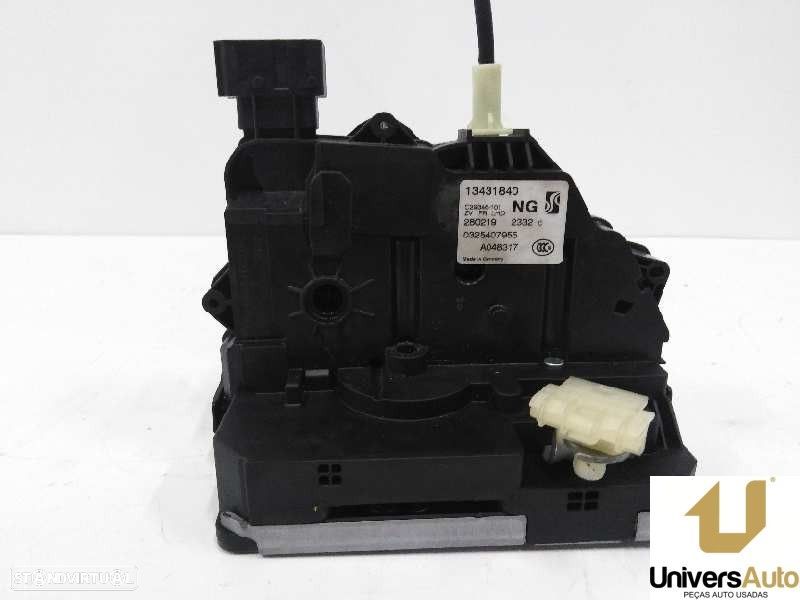 FECHADURA PORTA FRONTAL DIREITA OPEL CORSA E 2019 -13431840 - 1