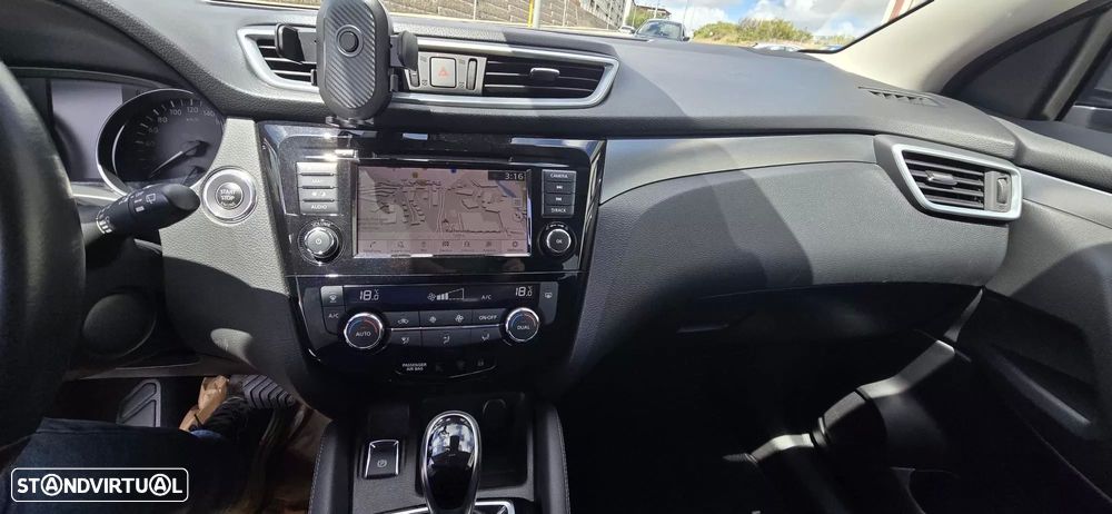 Nissan Qashqai 1.3 DIG-T N-Connecta J18 DCT - 21