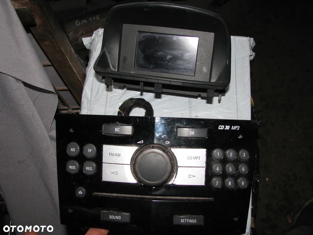Opel CORSA D RADIO RADIOODTWARZACZ WYŚWIETLACZ KOMPLET 13265763 13257038 - 1