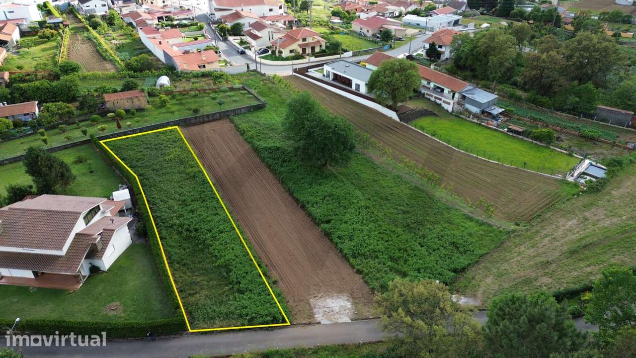 Terreno plano, inserido em zona de construção, ideal para dar vida ao - Grande imagem: 4/21