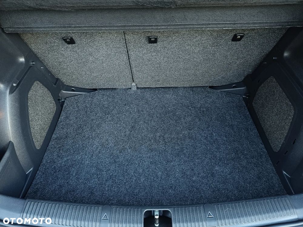 Skoda Fabia 1.2 HTP STYLE EDITION - 26