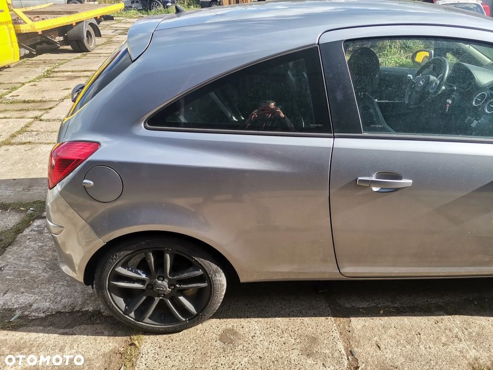 Drzwi PRAWE OPEL CORSA D 3d 06-14 Oryginał kod Z163 - 2