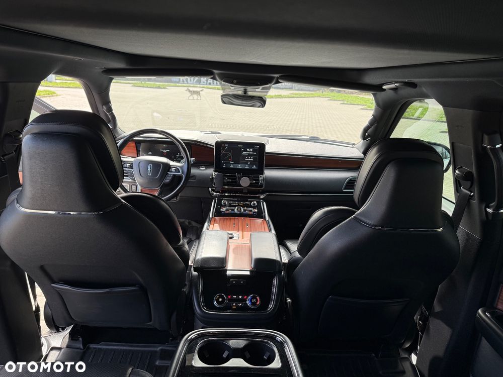 Lincoln Navigator - 37