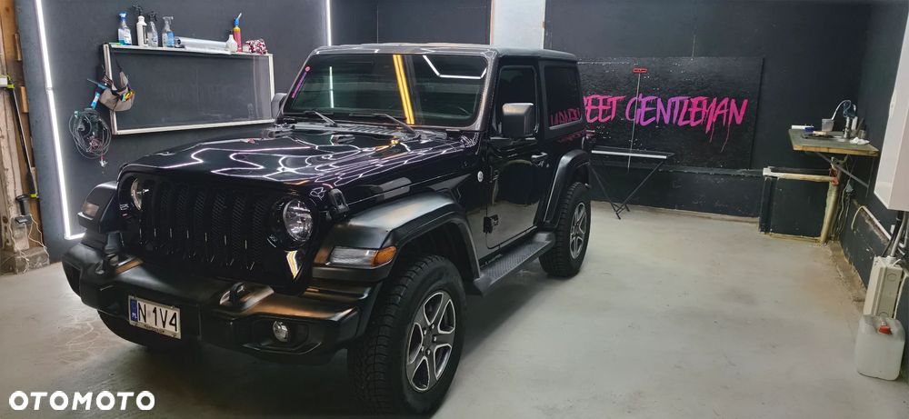 Jeep Wrangler - 12