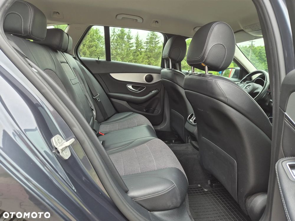 Mercedes-Benz Klasa C 200 7G-TRONIC Avantgarde - 21