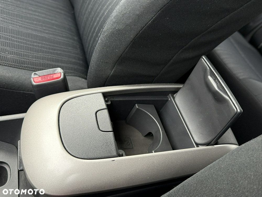 Toyota Auris 1.4 D-4D Premium - 13