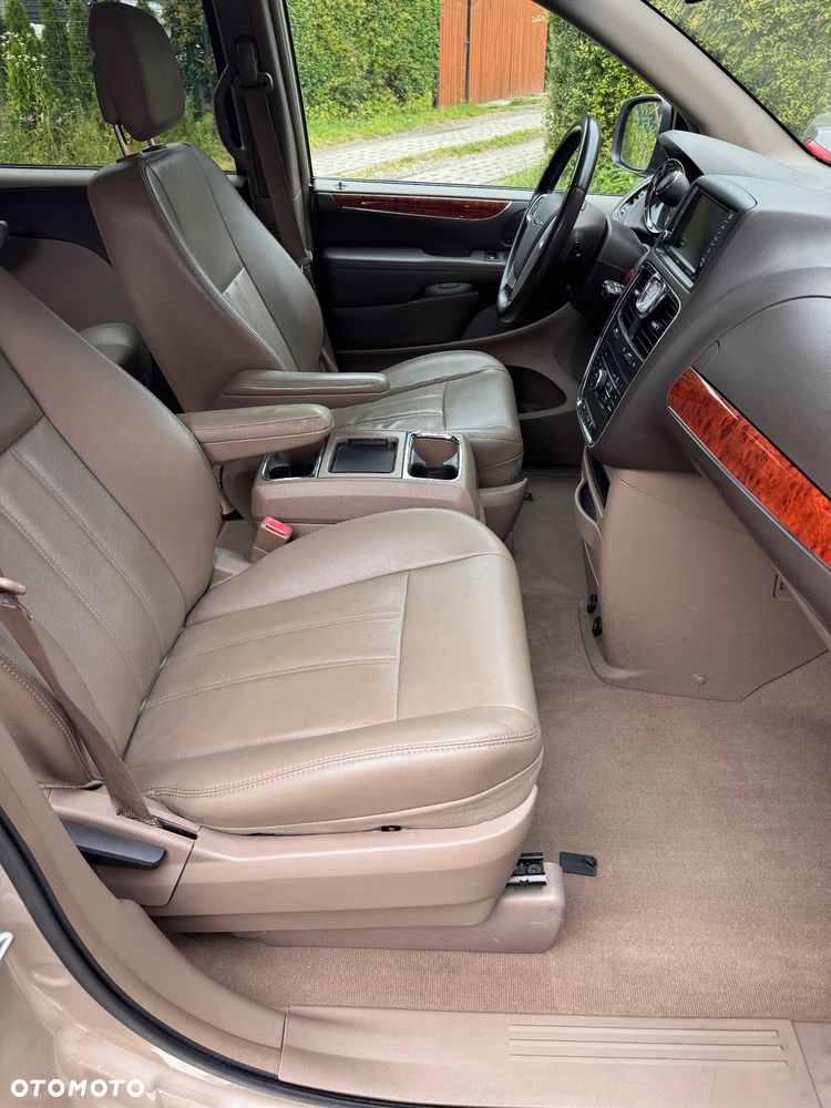 Chrysler Town & Country 3.6 Touring - 16