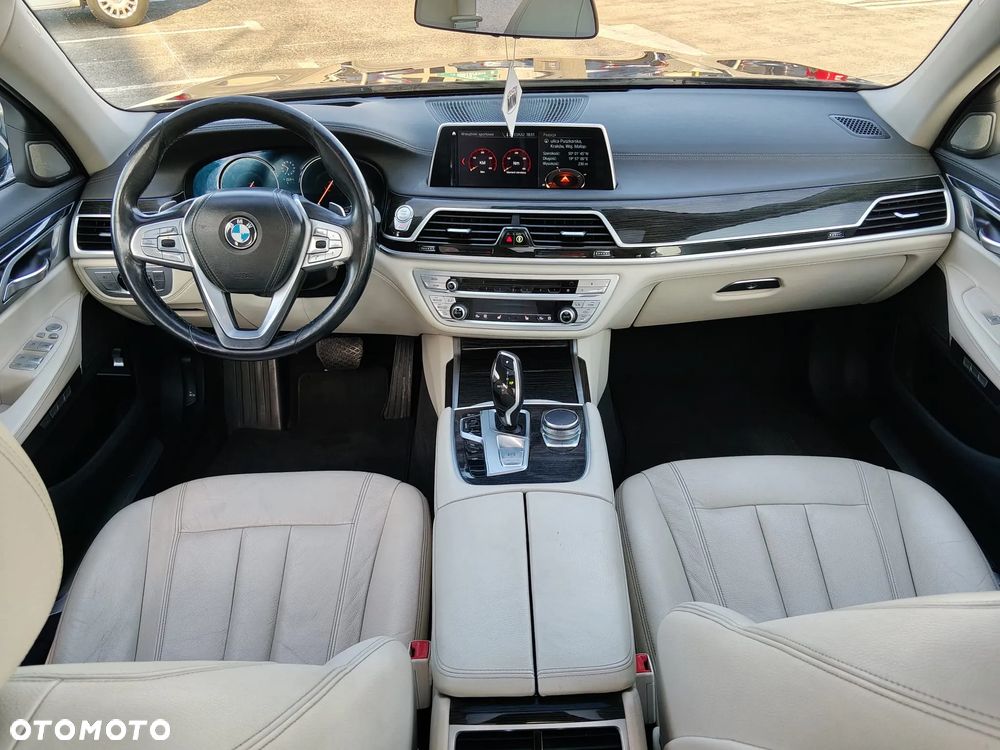 BMW Seria 7 740Li - 8