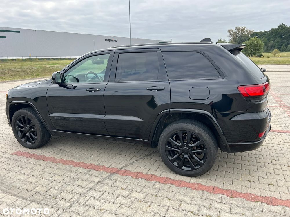 Jeep Grand Cherokee - 17