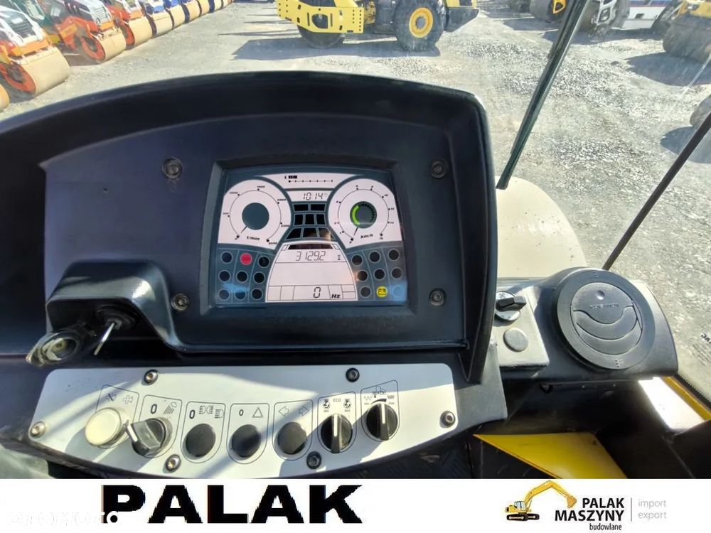 Bomag Walec drogowy  BW 213 DH METAL-GUMA  ,2015 rok - 14