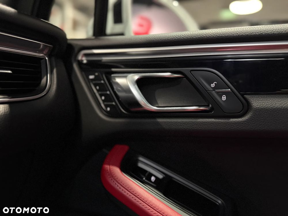 Porsche Macan S - 25