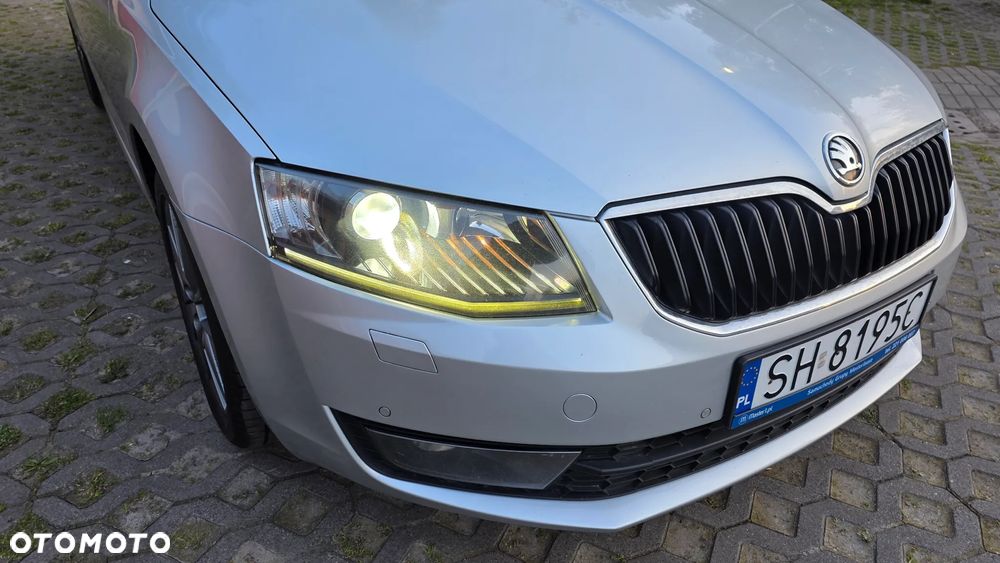 Skoda Octavia 2.0 TDI Style DSG - 15