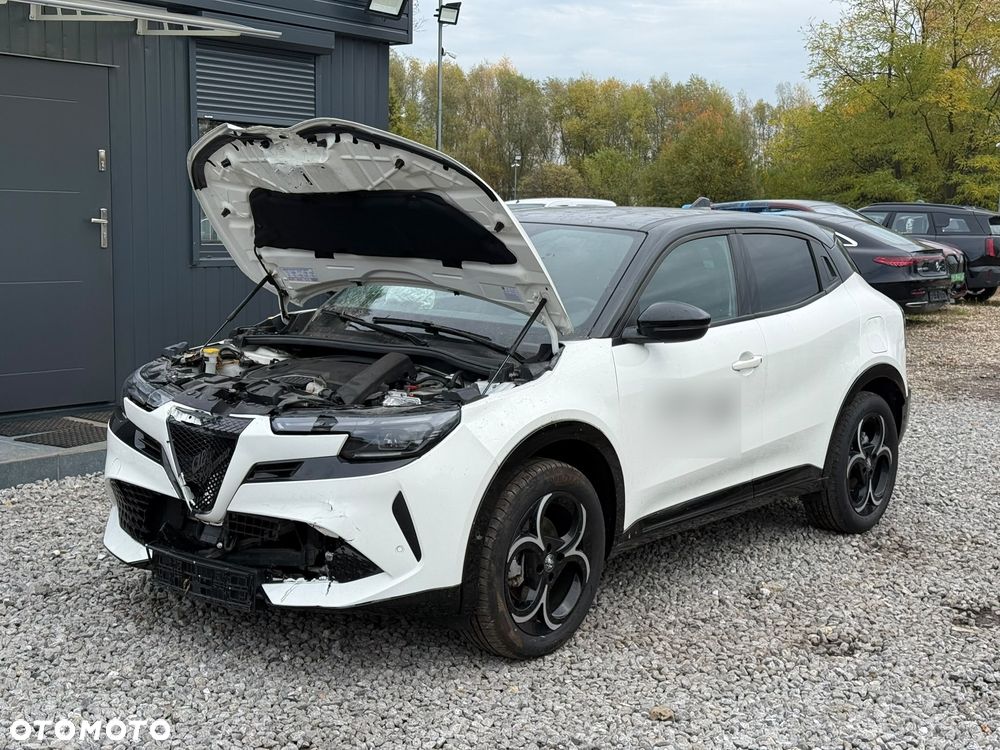 Alfa Romeo Junior 1.2 mHEV Ti eDCT - 3