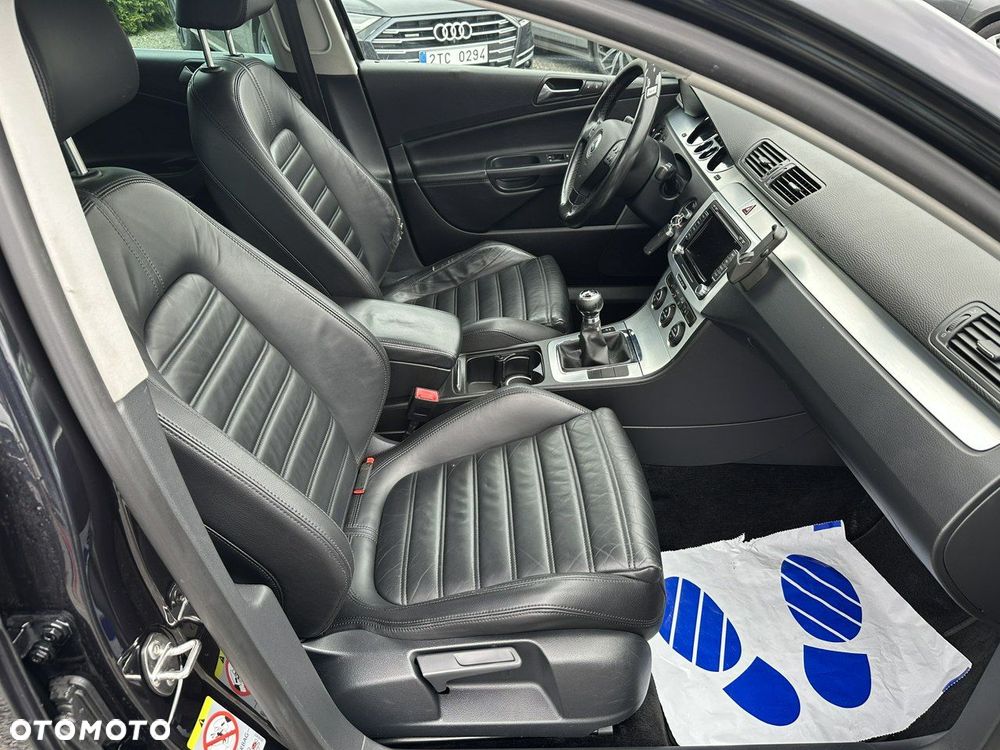 Volkswagen Passat - 26